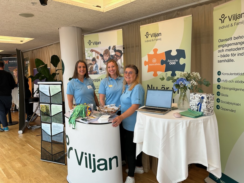 Representanter från Viljan i mässmonter