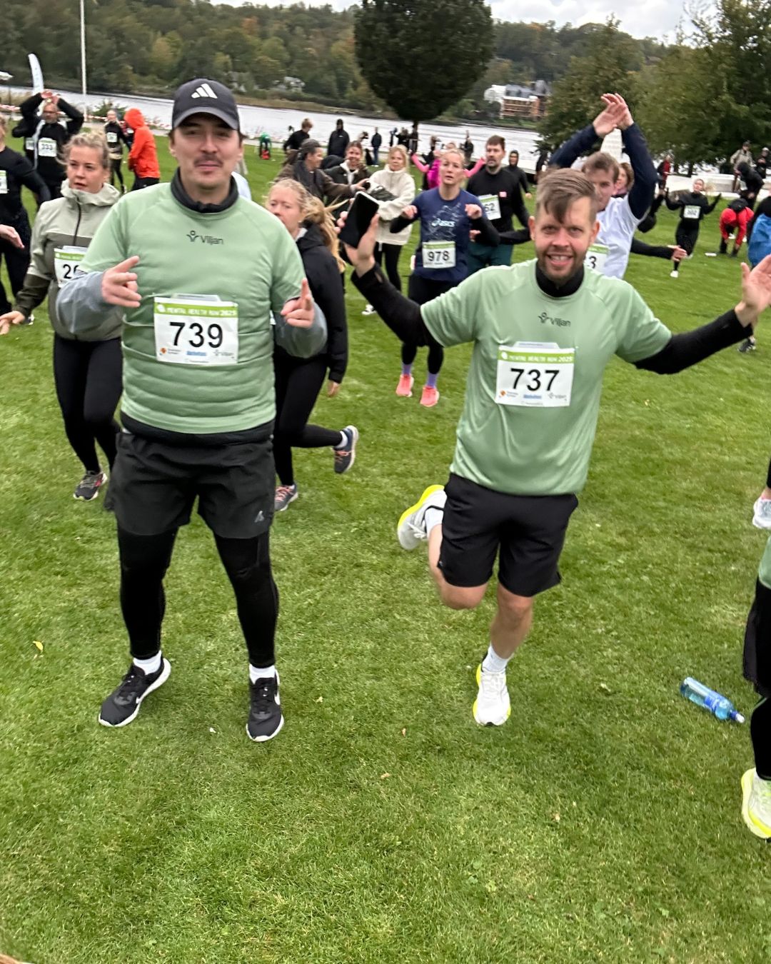 Viljans personal värmer upp inför loppet.